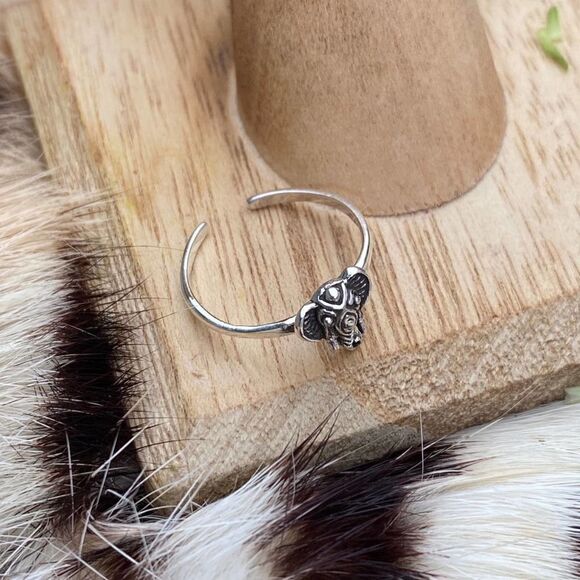 Elephant Head Sterling Silver Toe Ring - Picture 4 of 4